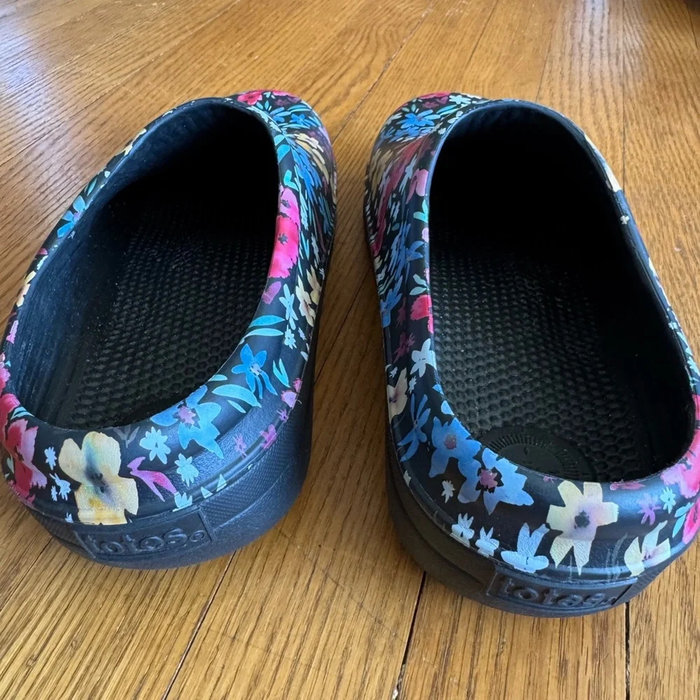 Floral gardening clogs - Picture 3 of 5